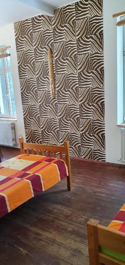 Dom Pod Orlimi Skalami - Blisko Zamku Czocha Apartment Lesna Luaran gambar