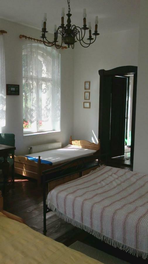 Dom Pod Orlimi Skalami - Blisko Zamku Czocha Apartment Lesna Luaran gambar